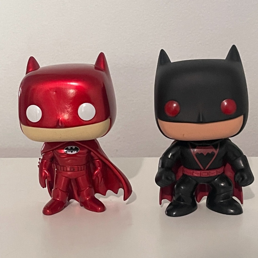 Batman Funko pop bundle 2x red target special and Thomas Wayne